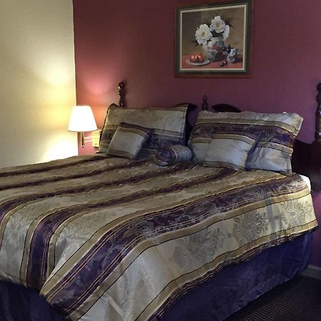 First Western Inn - Fairmont City Kültér fotó