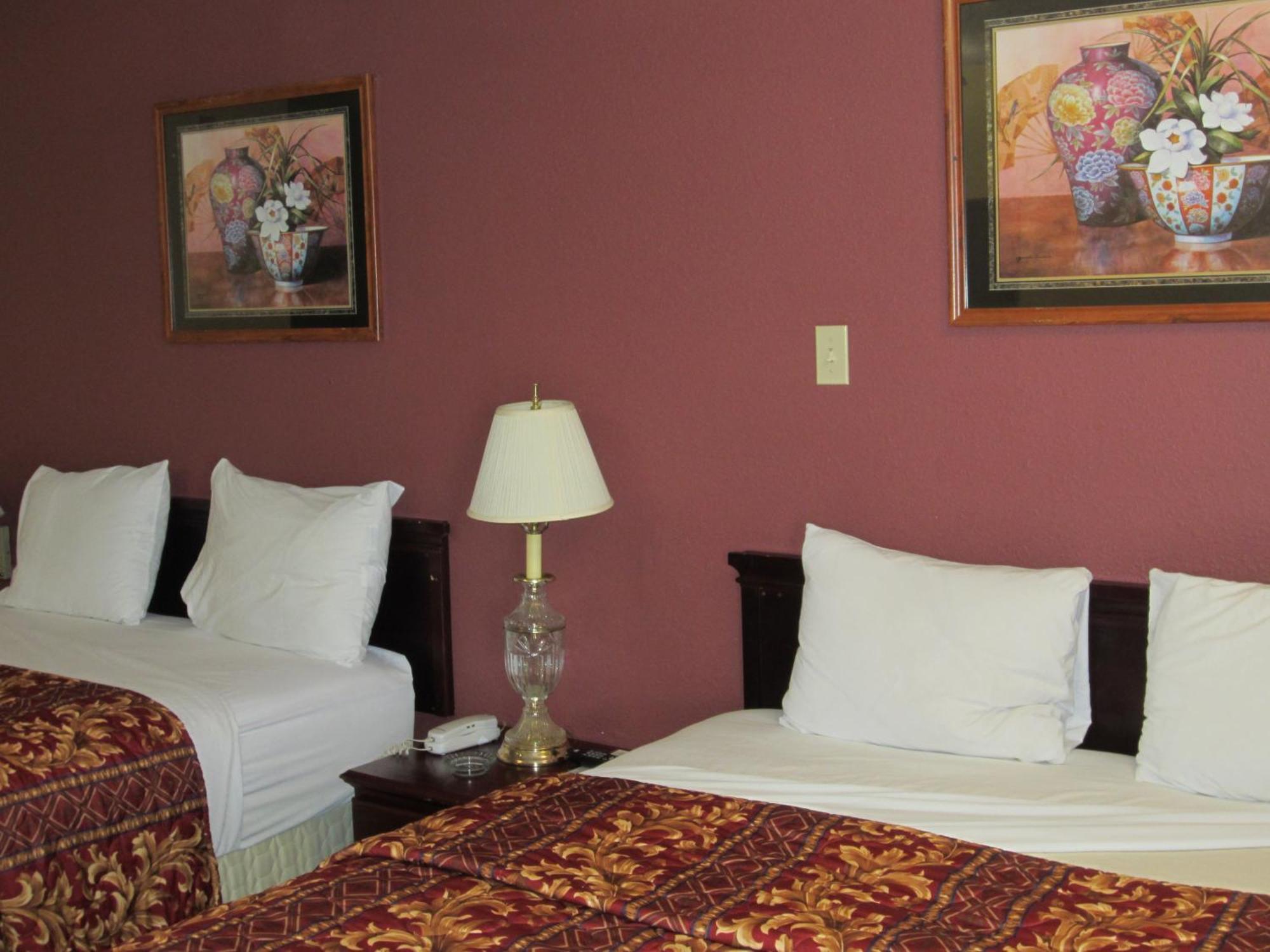 First Western Inn - Fairmont City Kültér fotó
