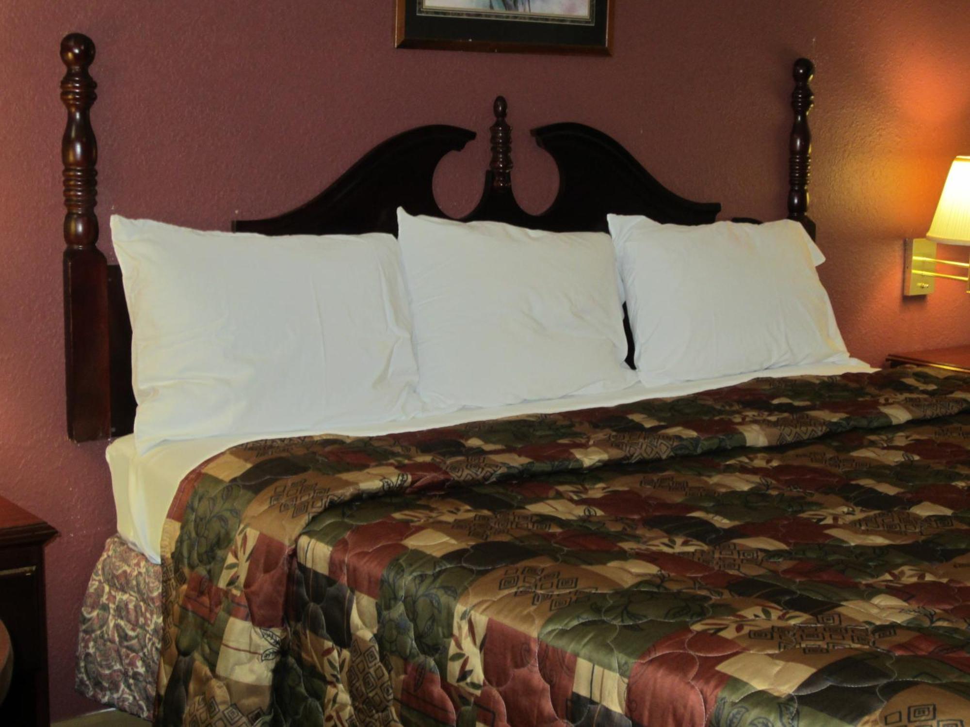 First Western Inn - Fairmont City Kültér fotó