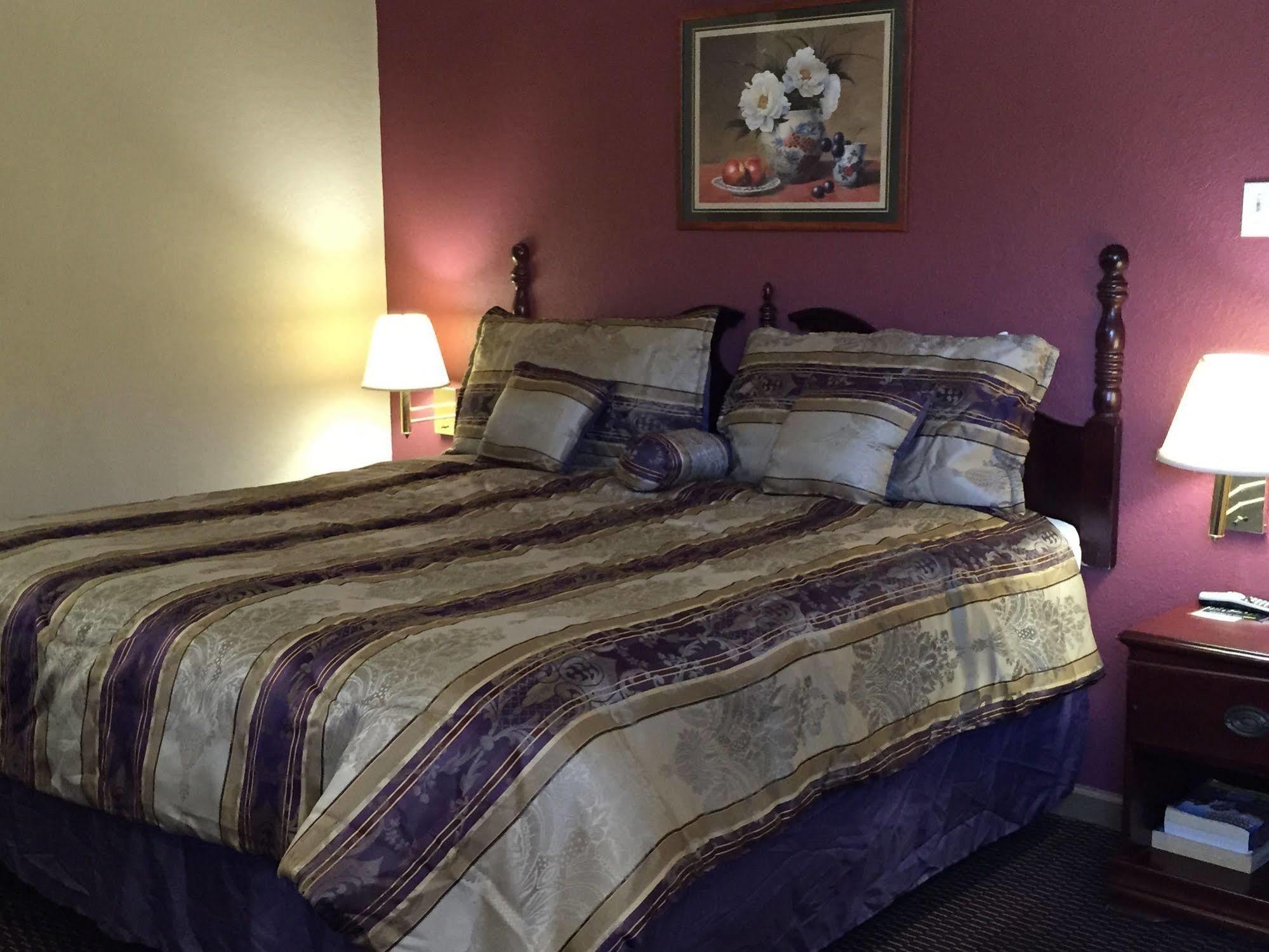 First Western Inn - Fairmont City Kültér fotó