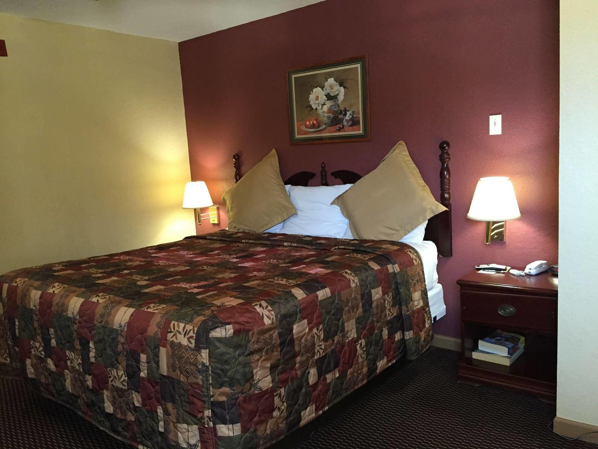 First Western Inn - Fairmont City Kültér fotó